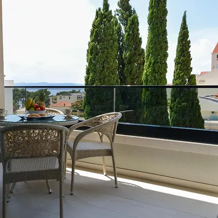 Jakov Ii Apartment Promajna