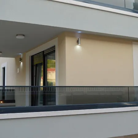 Jakov Ii Apartament Promajna